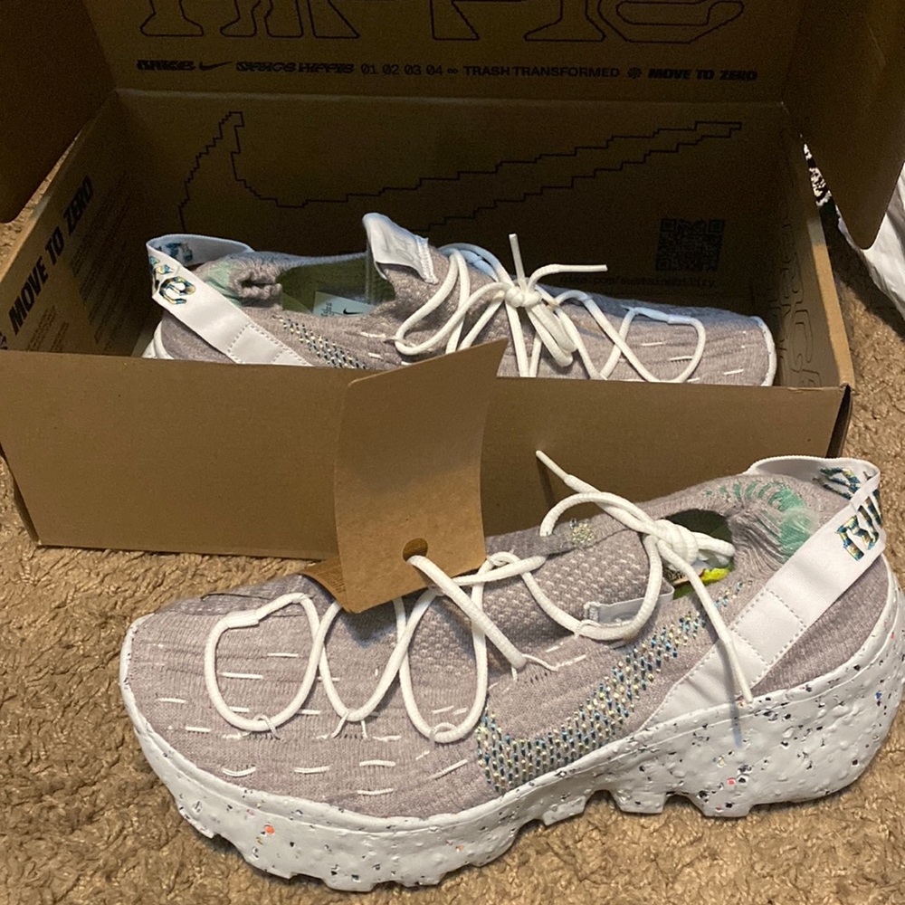 Brand new womens Nike space hippies
